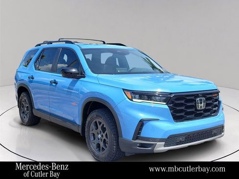 Used 2024 Honda Pilot TrailSport image 1