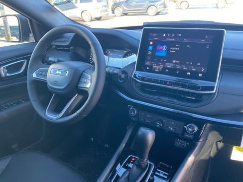New 2026 Jeep Compass Latitude image 24