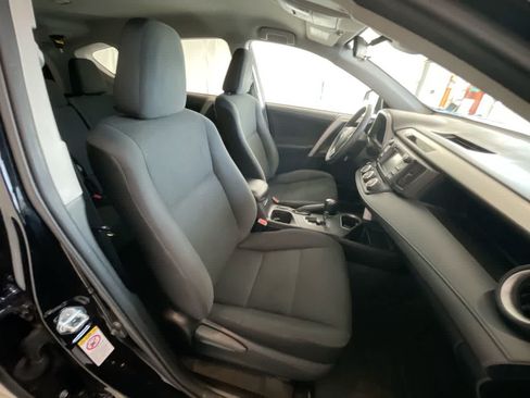 Used 2017 Toyota RAV4 LE AWD/4WD image 23