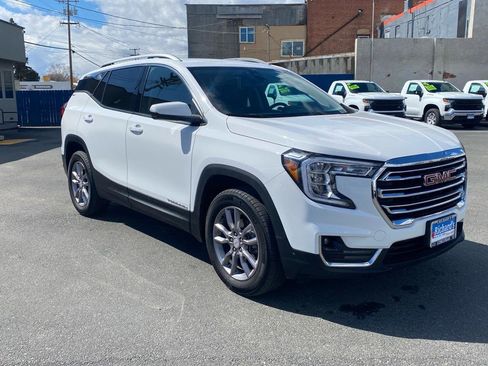 Used 2024 GMC Terrain SLT image 10