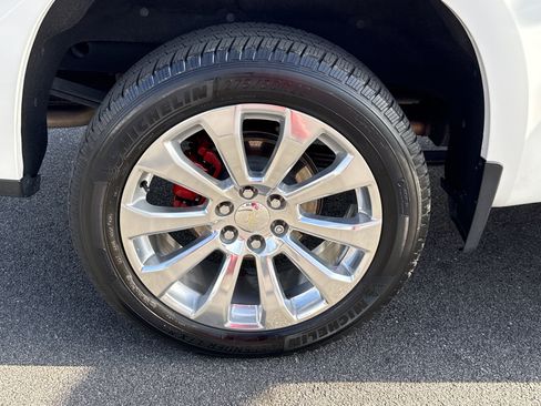 Used 2021 Chevrolet Silverado 1500 High Country w/ Technology Package image 18