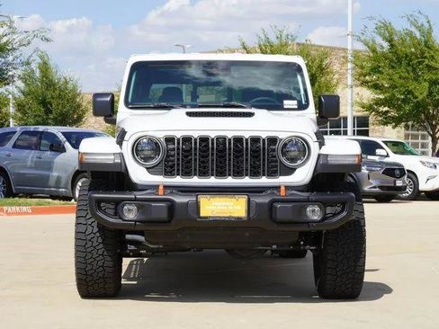 Certified 2025 Jeep Gladiator Mojave AWD/4WD image 2