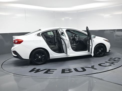 Used 2016 Chevrolet Cruze LT w/ Convenience Package image 27