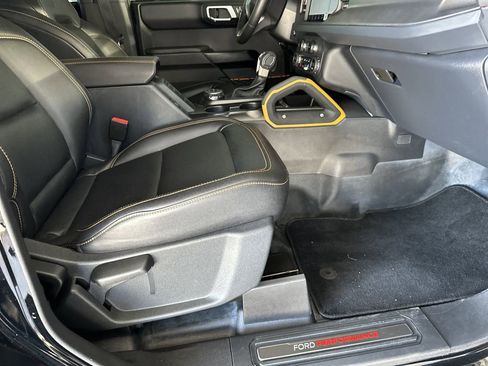 Used 2024 Ford Bronco Badlands w/ Sasquatch Package AWD/4WD image 35