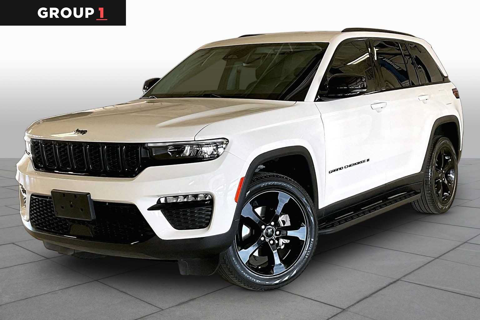 Used 2023 Jeep Grand Cherokee Limited w/ Black Appearance Package AWD/4WD image 1