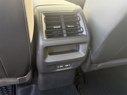 New 2026 Volkswagen Tiguan SE R-Line image 25