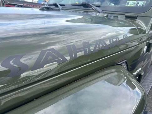 Used 2021 Jeep Wrangler Unlimited Sahara AWD/4WD image 3