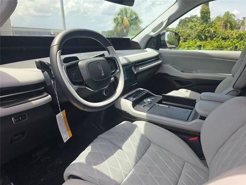 New 2027 Lincoln Navigator L Black Label RWD image 18