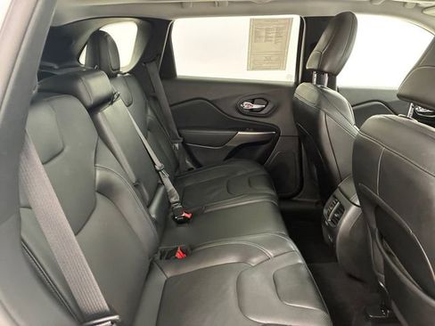 Used 2022 Jeep Cherokee Limited AWD/4WD image 16
