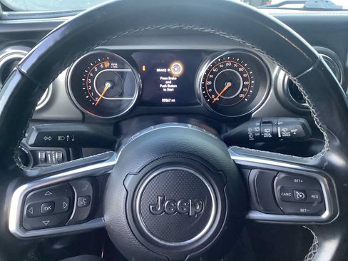 Used 2022 Jeep Wrangler Unlimited Sahara AWD/4WD image 16