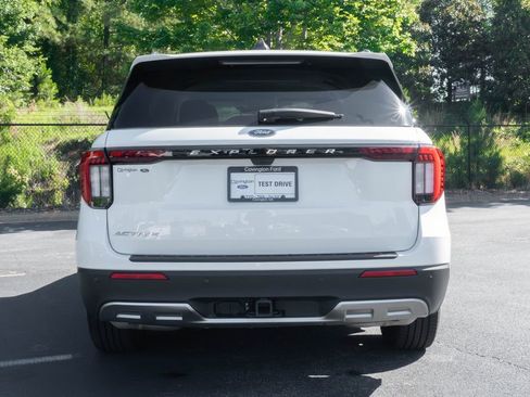 Used 2025 Ford Explorer Active w/ Active Comfort Package RWD image 6