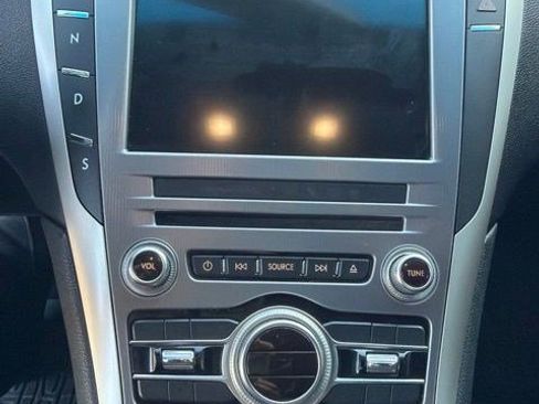 Used 2018 Lincoln MKZ Premiere FWD image 15