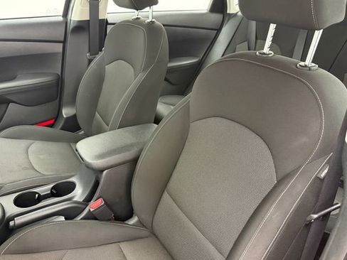 Used 2024 Kia Forte LXS FWD image 9