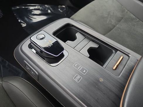 Used 2023 Nissan Ariya AWD image 40