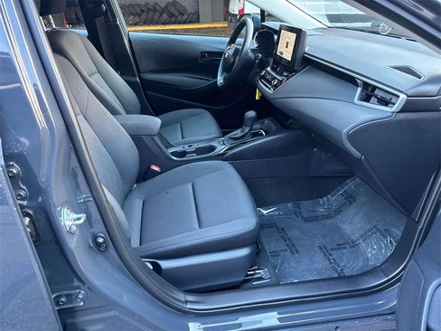 Used 2025 Toyota Corolla LE image 17