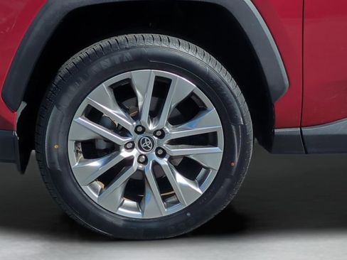 Certified 2022 Toyota RAV4 XLE Premium image 10