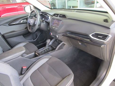 Used 2023 Chevrolet TrailBlazer LT image 22