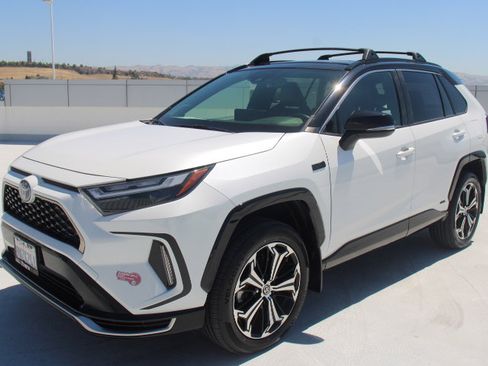 Certified 2024 Toyota RAV4 XSE w/ Weather Package AWD/4WD image 7