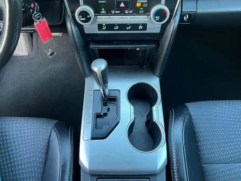Used 2013 Toyota Camry SE FWD image 21