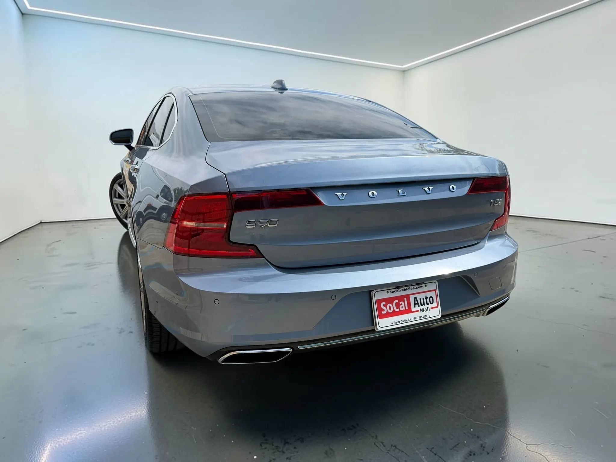 Used 2017 Volvo S90 T5 Inscription w/ Vision Package FWD image 6