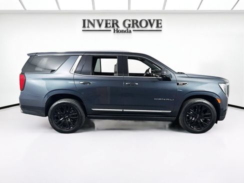 Used 2021 GMC Yukon Denali w/ Denali Premium Package AWD/4WD image 4