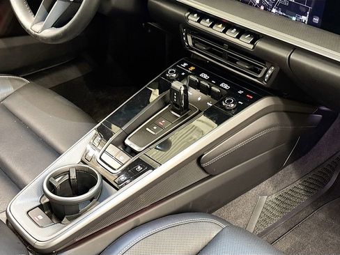 Used 2022 Porsche 911 Carrera image 23