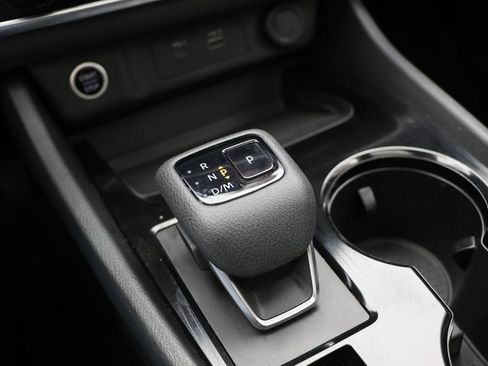 Used 2023 Nissan Rogue SV w/ SV Premium B Package image 26