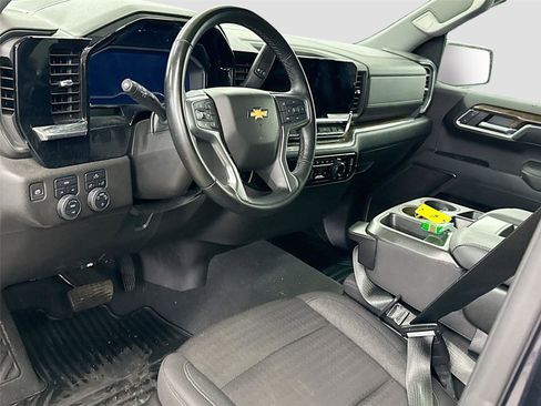 Used 2023 Chevrolet Silverado 1500 LT AWD/4WD image 7
