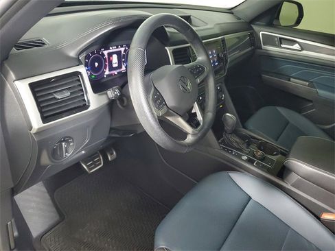 Used 2022 Volkswagen Atlas Cross Sport SEL R-Line image 20