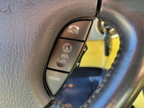 Used 2002 Ford Thunderbird Base image 14