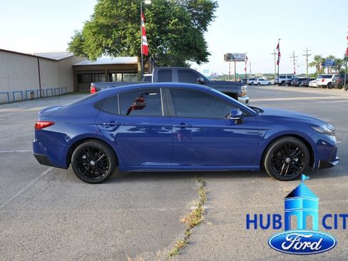 Used 2025 Toyota Camry SE w/ Multimedia Upgrade Package FWD image 6