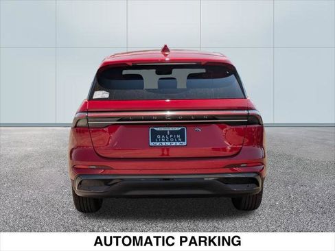 New 2024 Lincoln Nautilus Premier w/ Jet Appearance Package image 5