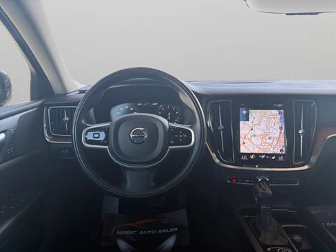 Used 2021 Volvo S60 T5 Momentum w/ Premium Package FWD image 27