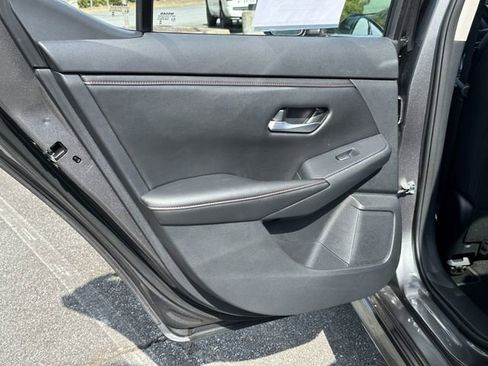 Certified 2025 Nissan Sentra SR w/ SR Premium Package image 22