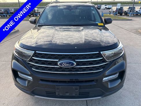 Used 2024 Ford Explorer XLT w/ Equipment Group 202A image 2