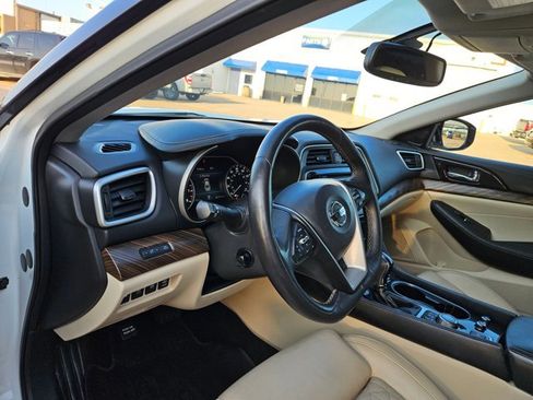 Used 2016 Nissan Maxima Platinum image 7