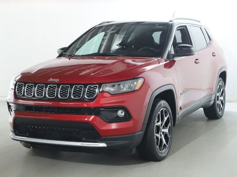 Used 2025 Jeep Compass Limited AWD/4WD image 4
