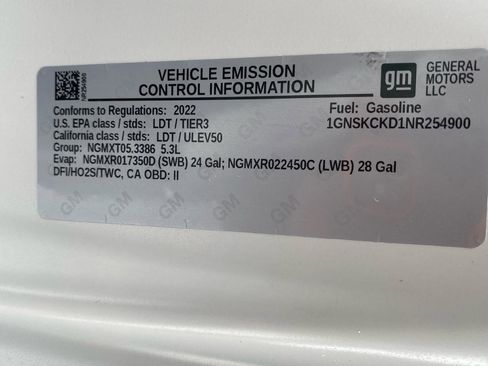 Used 2022 Chevrolet Suburban LT w/ Luxury Package image 40