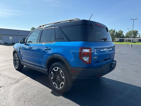 Used 2022 Ford Bronco Sport Outer Banks w/ Tech Package AWD/4WD image 2