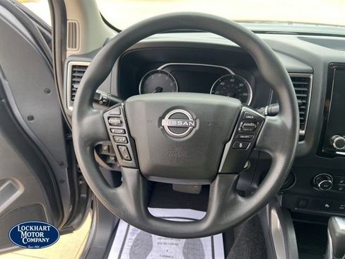 Used 2022 Nissan Frontier SV w/ Technology Package image 30