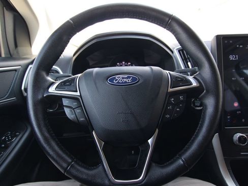Used 2024 Ford Edge SEL image 18