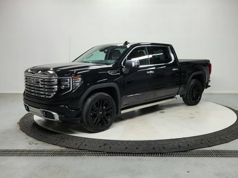 Used 2023 GMC Sierra 1500 Denali w/ Denali Reserve Package AWD/4WD image 4