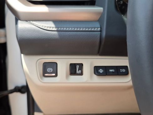 Used 2023 GMC Acadia Denali AWD/4WD image 32