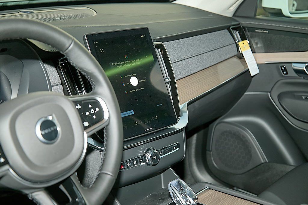 New 2026 Volvo XC90 B6 Plus w/ Protection Package AWD/4WD image 14