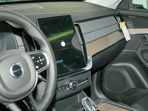 New 2026 Volvo XC90 B6 Plus w/ Protection Package image 14