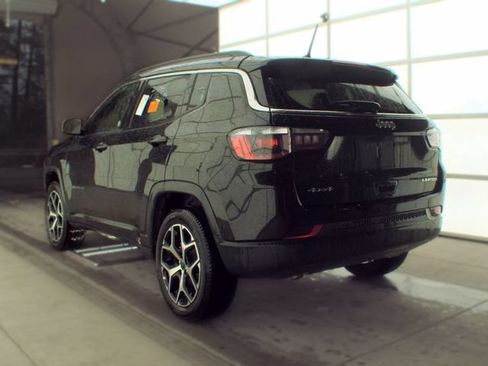 Used 2025 Jeep Compass Limited AWD/4WD image 7