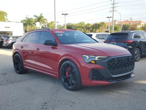 Certified 2025 Audi RS Q8 performance AWD/4WD image 2