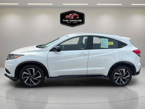 Used 2019 Honda HR-V Sport image 2