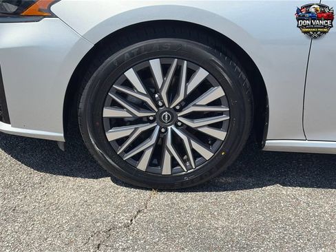 Used 2023 Nissan Altima 2.5 SV FWD image 25