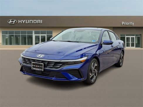 Used 2025 Hyundai Elantra Limited image 1